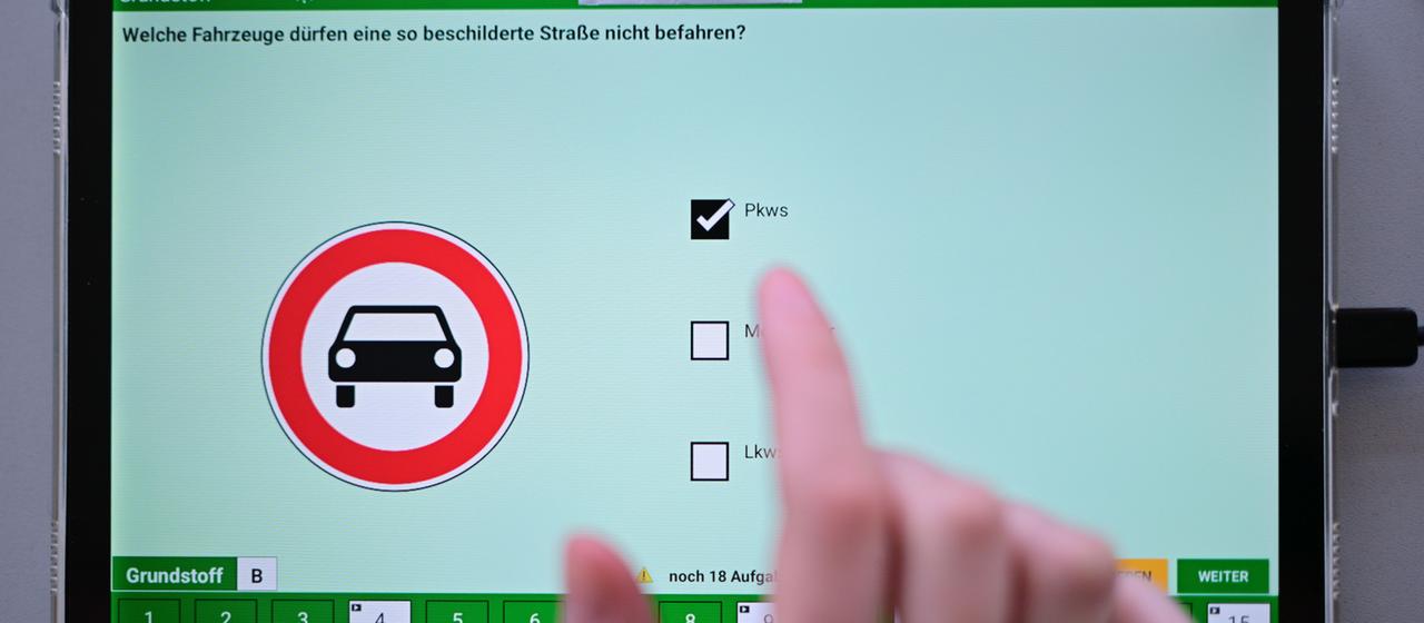 Führerschein könnte laut Verkehrsminister Bilger deutlich billiger werden