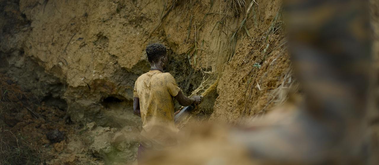 Wie die Goldsuche Natur und Lebensgrundlagen in Ghana zerstört