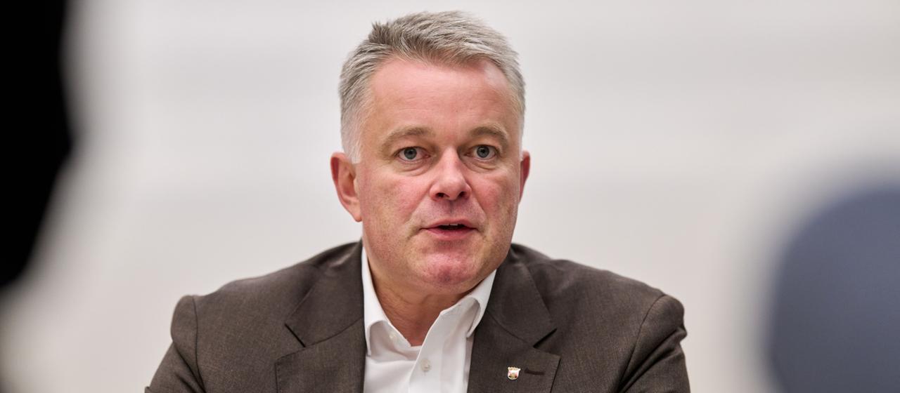 Schnieder besorgt über mögliche Beteiligung der AfD an der Ministerpräsidentenkonferenz