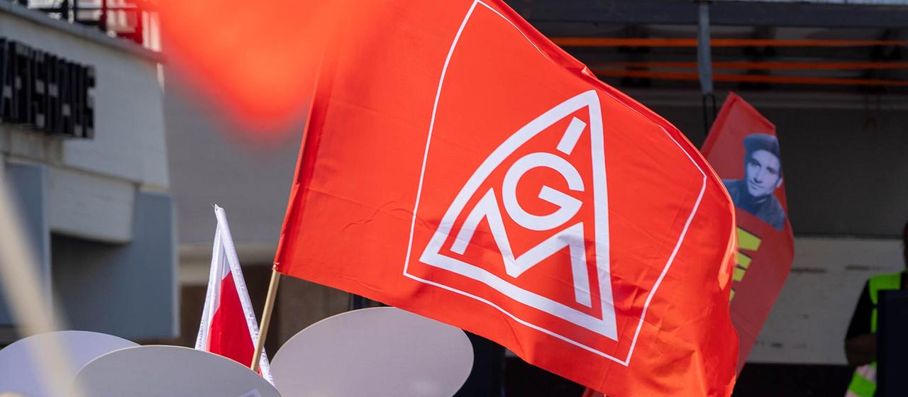 Tarifverhandlungen: IG Metall lehnt Angebot ab, Warnstreiks drohen