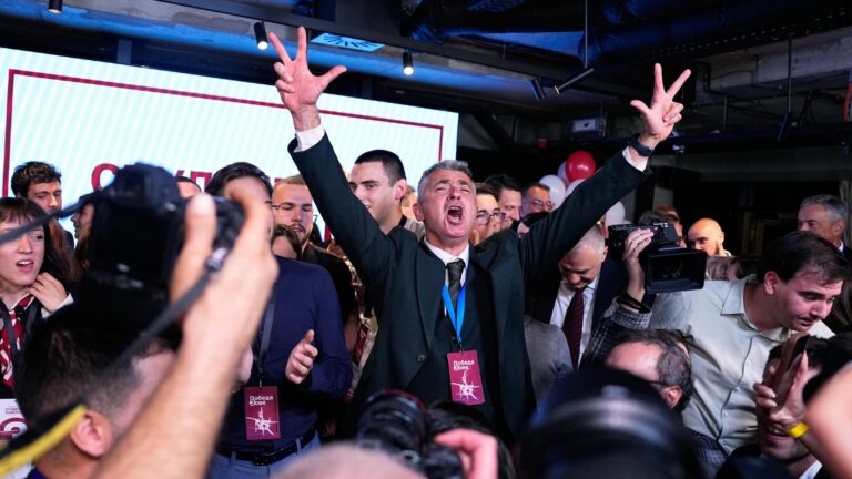 Serbien nach der Wahl: Wer regiert nach Vučić?