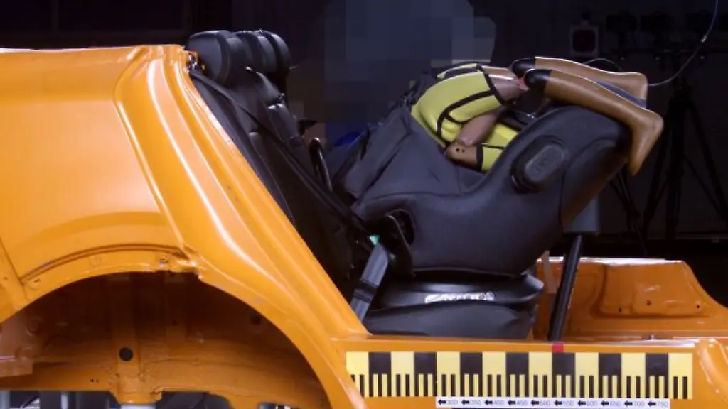 Versagen im Crashtest: Lebensgefahr: Warentest und ADAC warnen vor zwei Kindersitzen