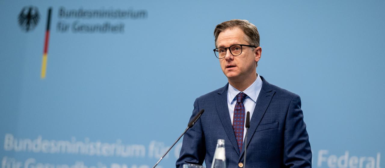 Pflegeversicherung: Linnemann schließt Leistungskürzungen nicht aus