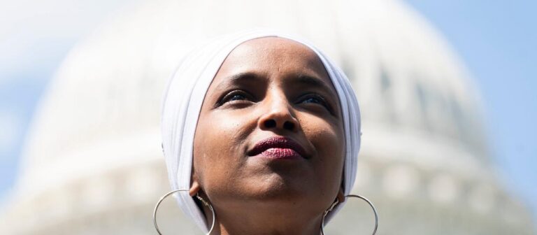 Razzia bei US Demokratin Omar: Politiker mit Migrationsgeschichte als Feindbild