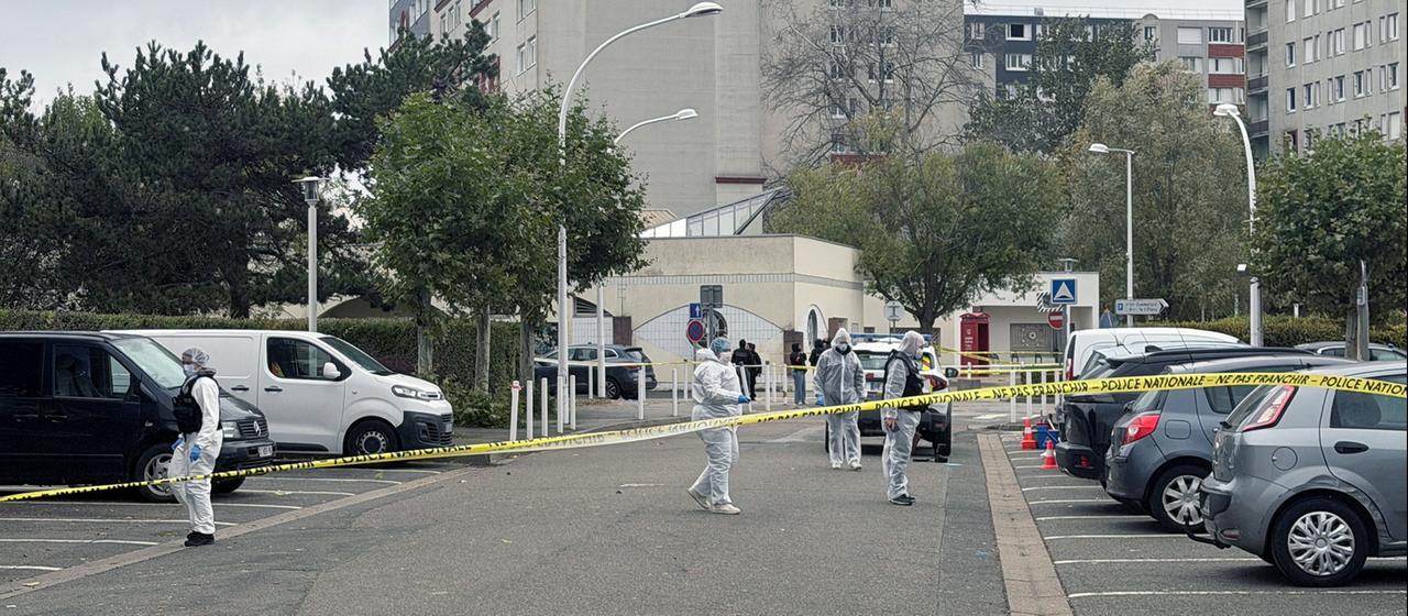 Anti Terror Staatsanwaltschaft ermittelt nach tödlichen Schüssen bei Paris