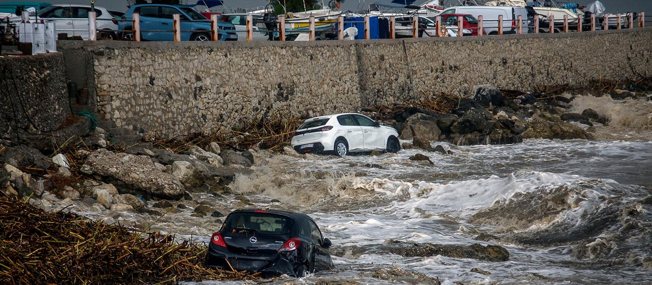 Schwere Schäden nach Unwetter auf Rhodos