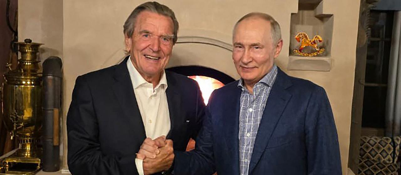 Große Empörung über Putins Besuch bei Altkanzler Schröder