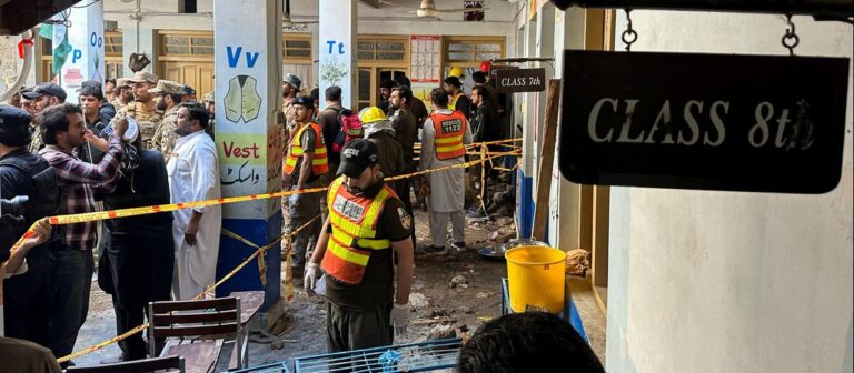 Viele Tote bei Einsturz eines Schuldachs in Pakistan