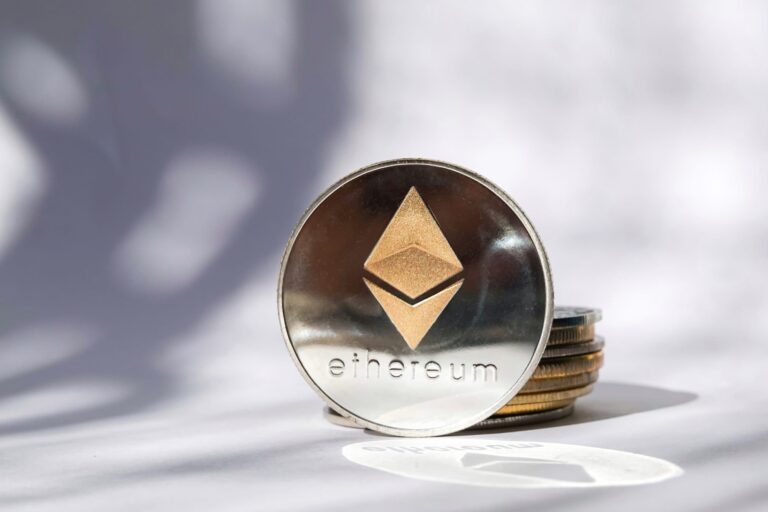 Staking Rekord: Warum Krypto Renditen trotzdem sinken