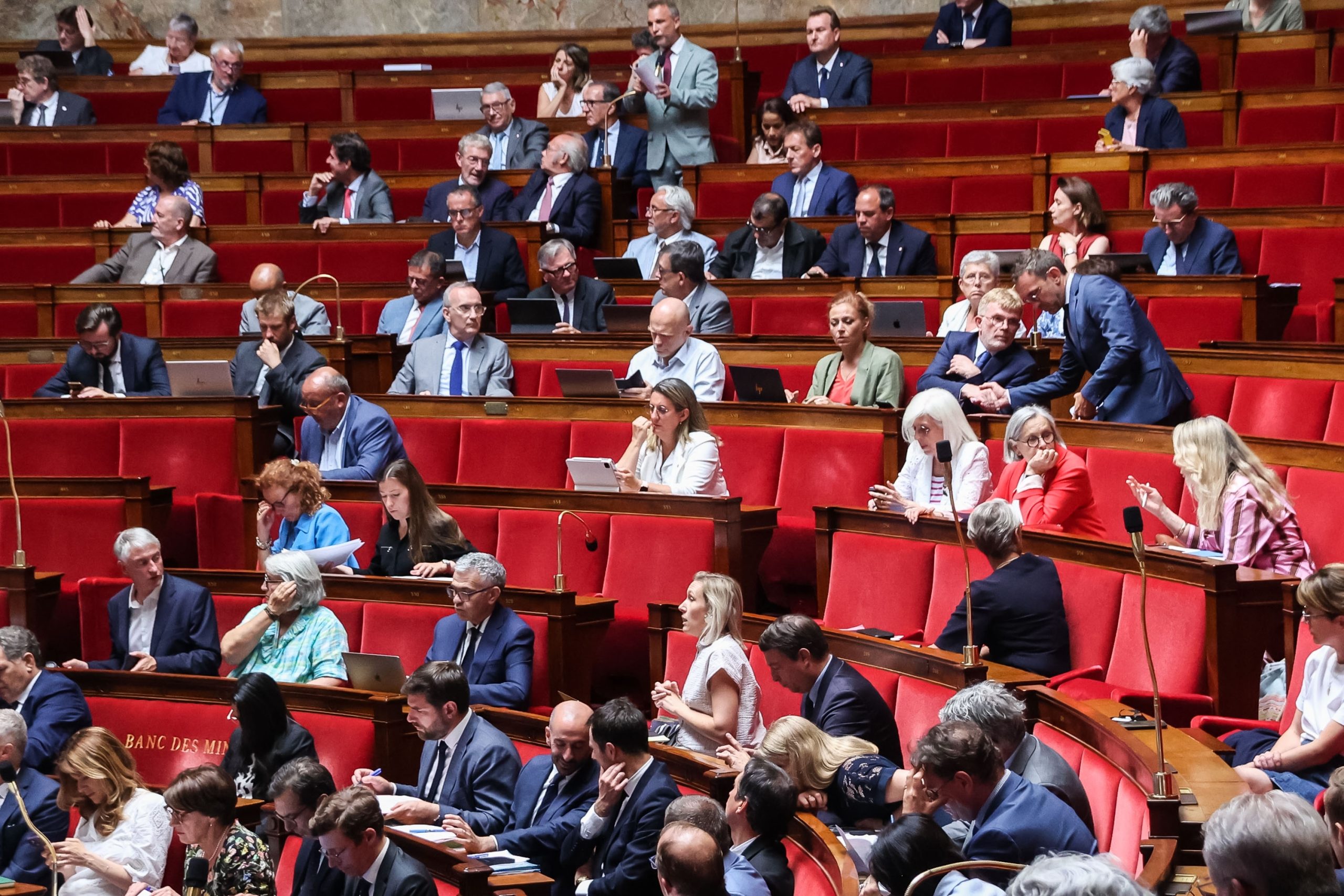 Krypto Steuer: Frankreich will Stablecoin Geschäfte besteuern