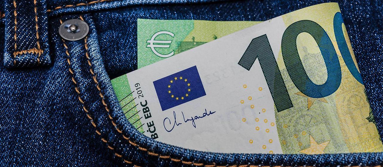Deutsche sparen weniger, aber immer noch viel