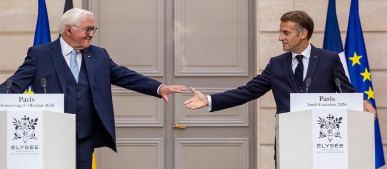 Steinmeier bei Abschiedsbesuch bei Macron: Hand in Hand durch die Stürme