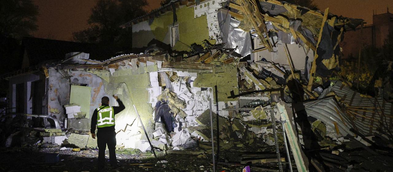 Nach Treffen mit Witkoff greift Russland Kiew erneut mit Raketen an