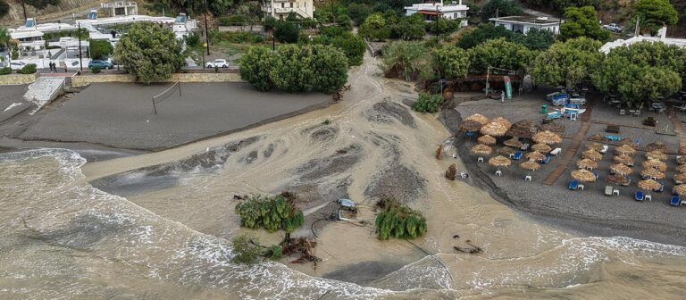 Nach tagelangen Regenfällen beginnen auf Kreta die Aufräumarbeiten