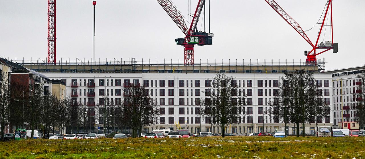 Deutsche Unternehmen fahren Produktion überraschend deutlich hoch